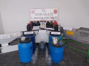 Evden 380 litre kaçak şarap çıktı