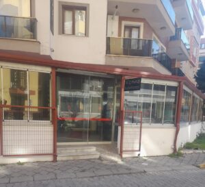Bir günlük gelirini depremzedelere bağışladı