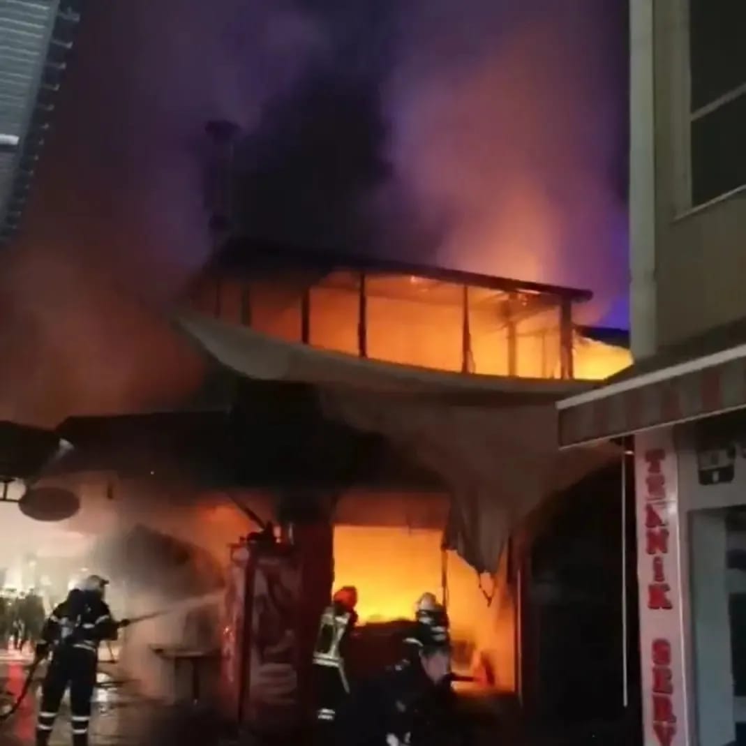Nazilli’de çıkan yangında restoran kullanılamaz hale geldi