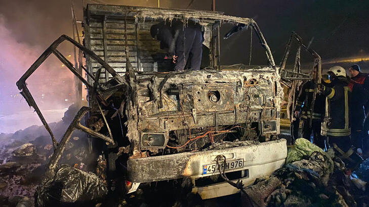 Deprem bölgesine giden yardım TIR'ı yandı