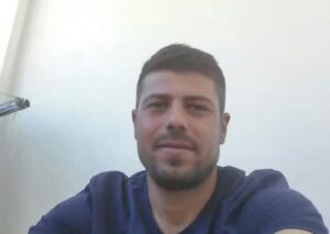 Bir hafta önce aldığı evin enkazında eşi ve 3 çocuğuyla