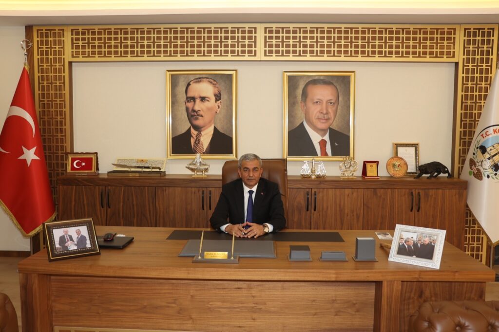 Koçarlı’da metruk binalar yıkılıyor