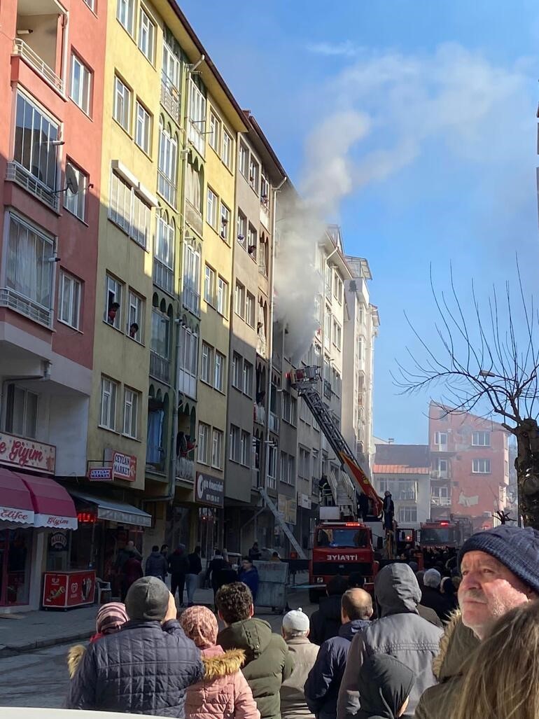 Depremden kurtuldu, evde çıkan yangında öldü