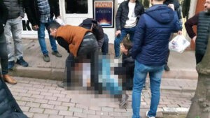 Tartıştığı berberi dükkanının önünde öldürdü
