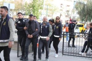 2 kişiyi döverek zorla senet imzalatan 4 şüpheli tutuklandı