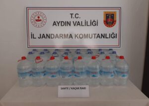 Otomobilinde 200 litre sahte alkolle yakalandı