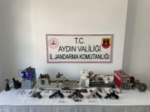 İncirliova’da kurusıkı tabancaları silaha dönüştürürken yakalandı