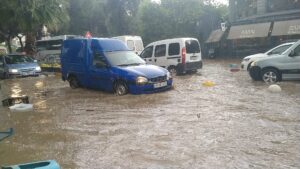 Nazilli’de sağanak yağış hayatı olumsuz etkiledi