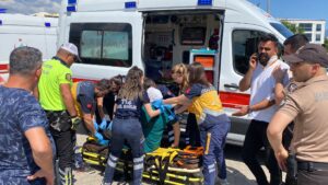 Yürüyen yaşlı çifte kaza yapan otomobil çarptı: 1 ölü 3 yaralı