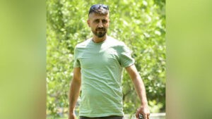&nbsp; Manisa‘nın Yunusemre ilçesinde, ağabeyinin işlettiği restoranın önünde 2 gün