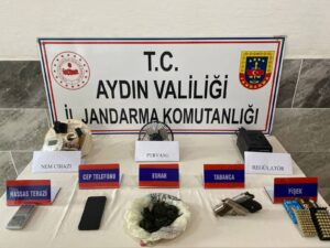 Aydın’ın Efeler İlçesinde jandarmanın yaptığı çalışmada evinde uyuşturucu ticareti yaptığı