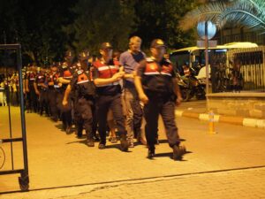 Aydın merkezli 7 ilde dolandırıcılık operasyonu: 32 gözaltı