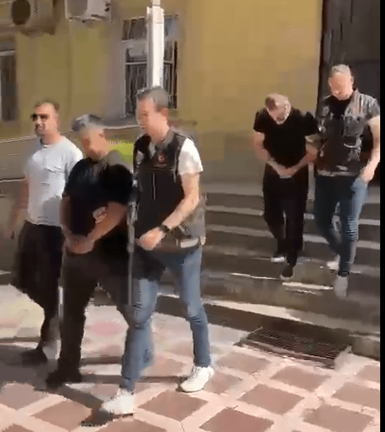 Otomobilde 2 kilo uyuşturucuyla yakalan 2 şüpheli tutuklandı