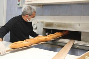 Koçarlı Belediyesi ‘Menderes Halk Ekmek’e ilçe dışından talep artıyor. Koçarlı