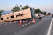 Kum yüklü kamyon, yolcu otobüsüyle çarpıştı: 6 ölü
