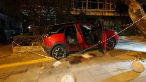 Ankara‘nın Çankaya ilçesinde O.Ş., aralarında anlaşmazlık olan ortağı L.İ.’nin otomobilini