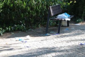 İzmir‘in Konak ilçesinde Ezgi Gülizar (35), parkta tartıştığı eski eşi E.S. tarafından tabancayla