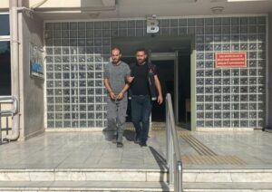Aydın’ın Efeler İlçesinde narkotik polisin yaptığı operasyonlarda uyuşturucuyla yakalanan 5