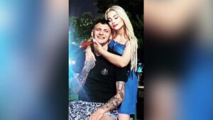 İzmir‘in Karabağlar ilçesinde Meryem Özcan (18), şakalaştığı sırada kazara ateş