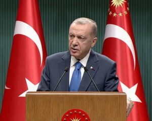 Cumhurbaşkanlığı Kabinesi Beştepe’de toplandı. Cumhurbaşkanı Erdoğan‘ın başkanlığındaki toplantı sona erdi.