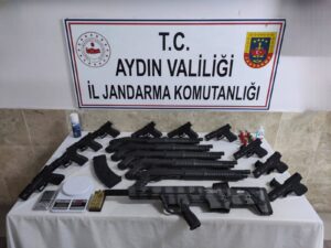 Aydın’ın Nazilli İlçesinde jandarmanın bir eve yaptığı operasyonda çok sayıda