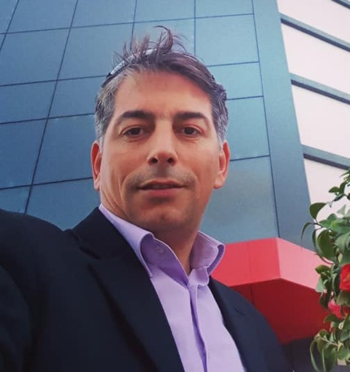 Motosikletle römorka çarpan öğretmen öldü