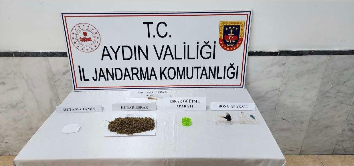 Durdurulan otomobilden uyuşturucu çıktı