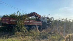 Balıkesir‘in Gönen ilçesinde, freni boşalan vinçten atlayan sürücü Hakan Çetin