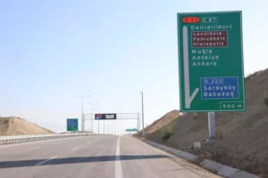 Ulaştırma ve Altyapı Bakanlığı’nca yap-işlet-devret modeli ile yapılan Denizli-Aydın Otoyolu’nun