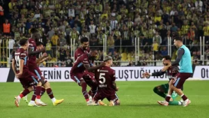 Karadeniz fırtınası İstanbul’da Fenerbahçe’ye sert esti: 3-2