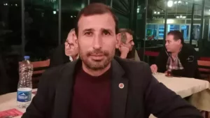 Mersin’in Çamlıyayla ilçesinde Muhtar Mevlüt Sandal (47), tartıştığı oğlu K.S.