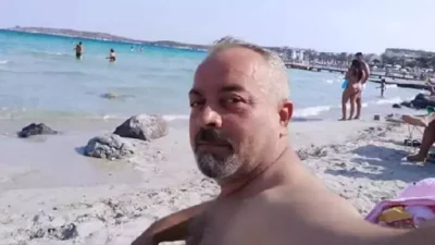 İzmir' in Çeşme ilçesinde, pazar günü denize giren ve bir