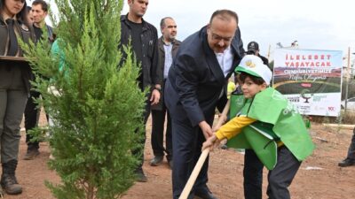 Aydın’da 11 Kasım Milli Ağaçlandırma Günü dolayısıyla, 2 bin 23