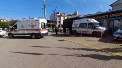 Kocaeli'nin Kartepe ilçesinde G.K., aynı caddede işyeri olan 2 kadını,