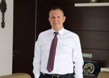 Eski başkan kavgada bıçaklandı