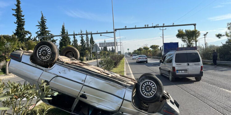 TIR ile otomobil çarpıştı 2 yaralı