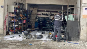 Aydın’ın Nazilli ilçesinde, taşıtlara LPG dönüşümü yapan bir iş yerinde