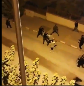 Aydın‘ın Buharkent ilçesinde, iki aile arasında çıkan ve 1’i ağır 11 kişinin