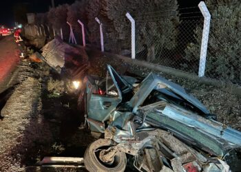 Aynı istikamete giden 2 otomobil çarpıştı: 6 yaralı