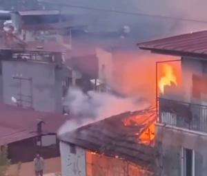 Aydın’ın Söke İlçesinde 2 katlı bir evde henüz belirlenemeyen bir