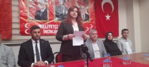 İncirliovalı İnşaat Mühendisi Funda Türker Çınar, parti binasında yaptığı açıklamayla