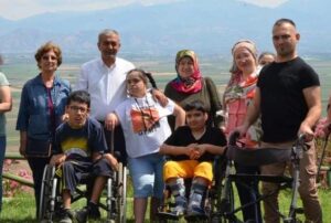 Engelli vatandaşlarımıza sahip çıkmak insanlık görevidir