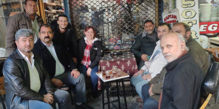 Çınar, çalmadık kapı, sıkmadık el bırakmıyor