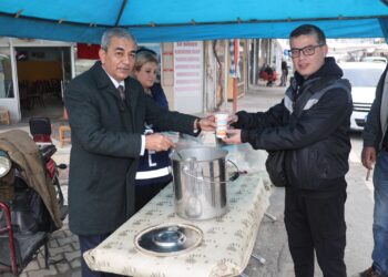 Koçarlı soğuk güne sıcak başladı