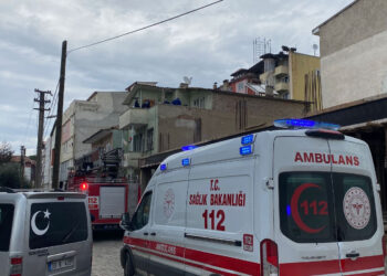 Yaşlı adam elleri bağlı ipe asılı bulundu