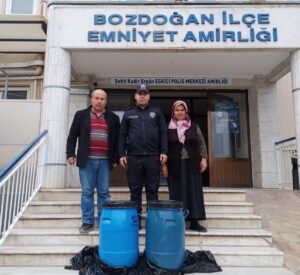 Aydın’ın Bozdoğan İlçesinde 2 bidon içerisinde 40 kilogram zeytinyağını otomobille