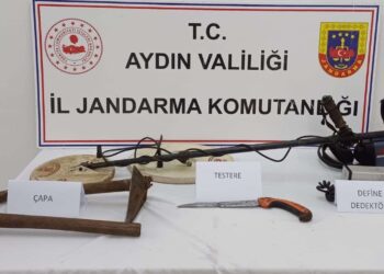 Kuşadası’nda tarihi eser ararken yakalandı