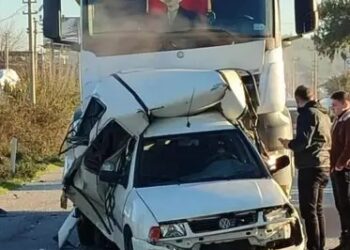 Hafriyat kamyonu kamyonete çarptı: 1 yaralı