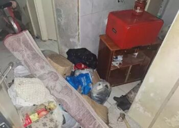 3 ton çöp çıkan evde 20 bin lira bulundu