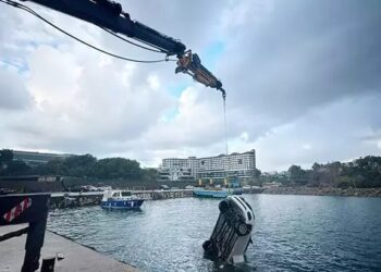 Denize düşen otomobildeki 2 kişi öldü